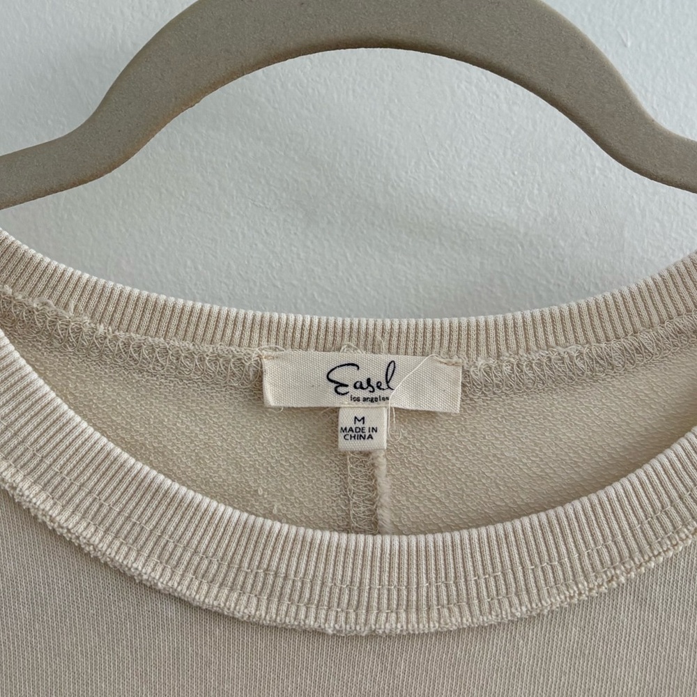 Easel Heart Patch Cotton Tee Medium - image 4